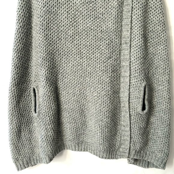 Soft Surroundings Waffle Knit Turtleneck Wool Blend Poncho Gray Missy One Size - Picture 4 of 14